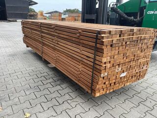 Ca. 144x Guyana Teak Latten Fijnbezaagd, 31x50mm, lengte 335cm